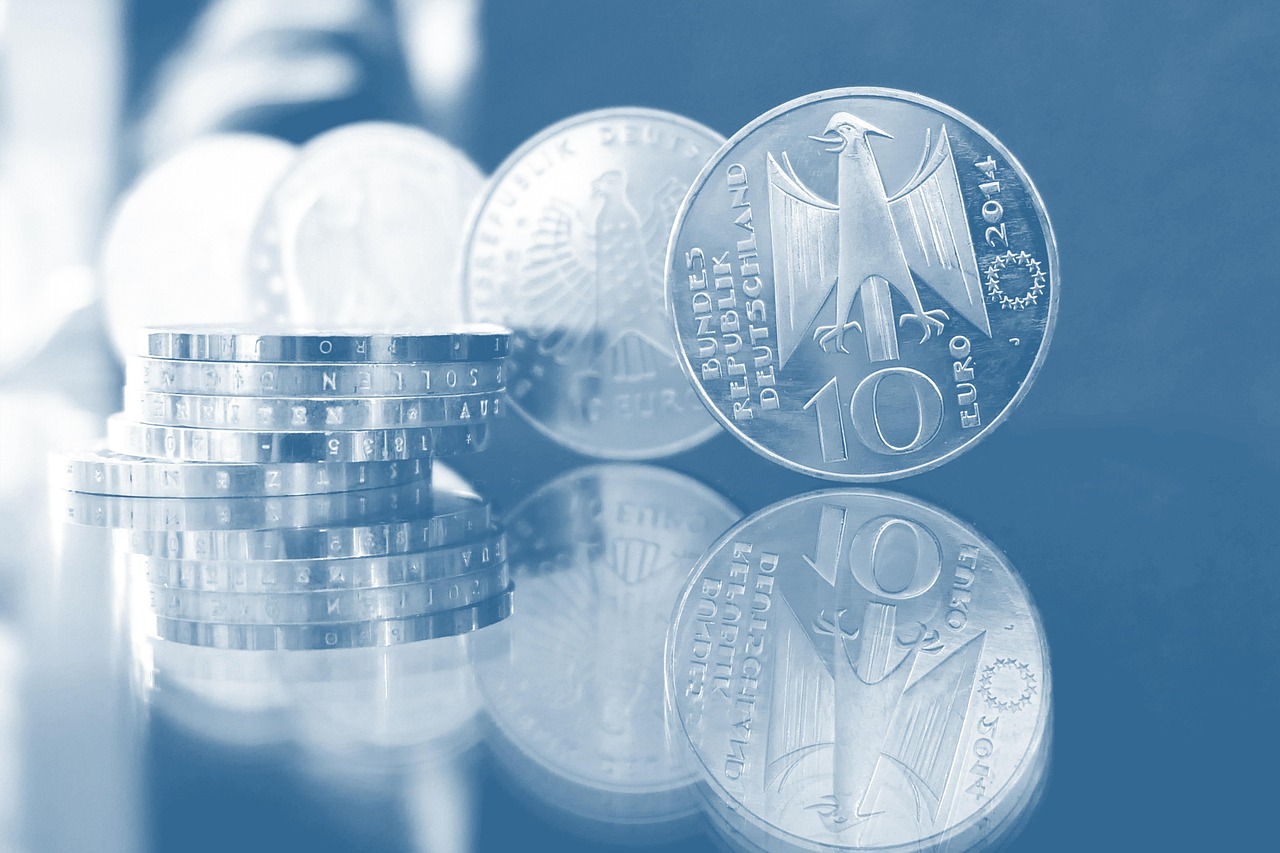 Immagine di un conto dormiente con un simbolo del denaro e un orologio che segna il passare del tempo.